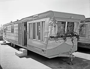 Inexpensive: 1950s Mobile Home in Trailer Park