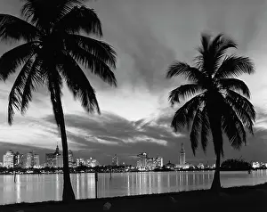 Crs001: 1950s NIGHT SKYLINE VIEW MIAMI ACROSS THE BAY