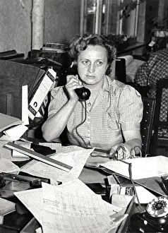 Cluttered: 1950s Office