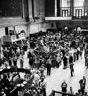 Investing: 1950s Overhead Of Bustle In New