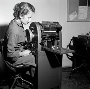 Copier: 1950s Retro Woman Mimiograph Machine