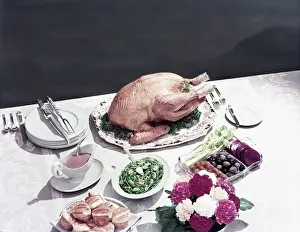 Gravy: 1950s THANKSGIVING TABLE SETTING GRAVY ROLLS
