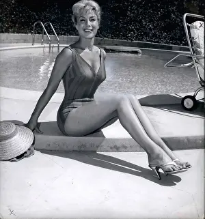 Convenient: 1960-1969 Actor - Actress