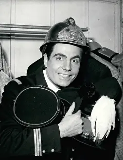 Impersonates: 1960-1969 Actor - Actress