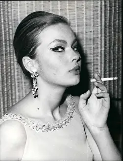 Shapely: 1960-1969 Actor - Actress