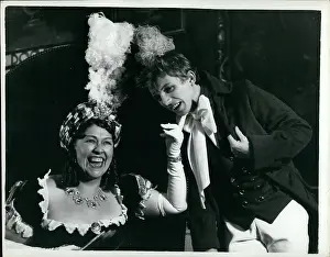 Stoops: 1960-1969 Actor - Actress