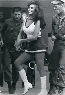 Cease: 1960-1969 Actor - Actress