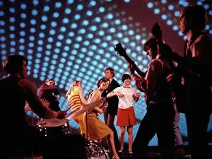 Discotheque: 1960s 1970s TEENAGERS DANCING AT DISCOTHEQUE