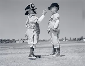 Mitt: 1960s BOY LITTLE LEAGUER PITCHER ARGUING WITH