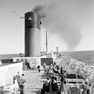 Smokestack: 1960s Crowd On Deck Of Ss Isle