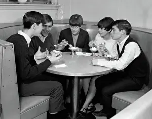 Sundae: 1960s GROUP OF 5 TEENS SITTING AT ROUND BOOTH