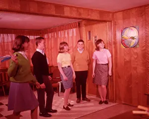 Highschool: 1960s Group Of Teens Throwing