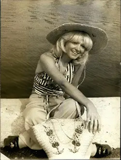 Knows: 1970-1979 Actor - Actress