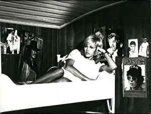 Decides: 1970-1979 Actor - Actress