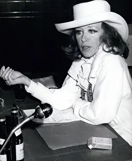 Describes: 1970-1979 Actor - Actress