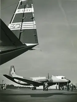 Andover: 1st Hawker Siddeley Andover C1, alongside Avro 780 prototype