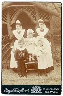 Summerhouse: 2 NANNIES, 3 CHILDREN