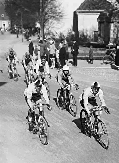 Cobblestones: The 25th Long Distance Cycling Race, 1932