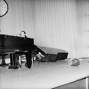 Pianos: The 2nd literary cabaret of the Vienna Group