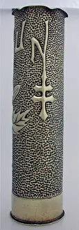 Embossing: 75 mm shellcase with an Art Deco design of floral embossing