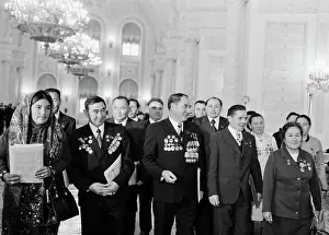Gather: 7th Session of USSR Supreme Soviet of 9th Convocation