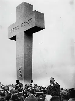 Packer: The 8 m high Packer Cross during the