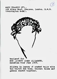 Pillbox: Aage Thaarup hat for Queen Elizabeth II