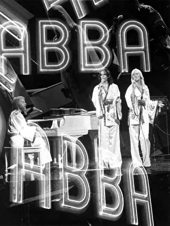 Anni: ABBA performing on an NBC program in 1976.. ?
