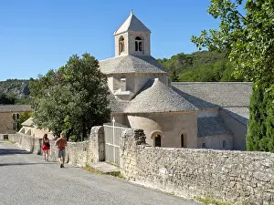 Luberon: Abbaye Notre-Dame de Senanque, Gordes, Provence, France