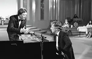 Sozinov: Actor Andrei Mironov and composer Raimond Pauls