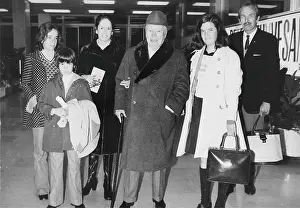 Christophe: The actor Charlie Chaplin with his wife and three