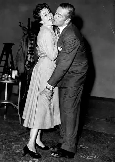 Plowright: Actor Laurence Olivier 1907 - 1989