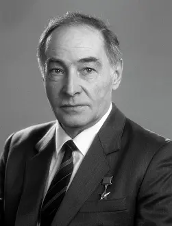 Tikhonov: Actor Vyacheslav Tikhonov, 1988