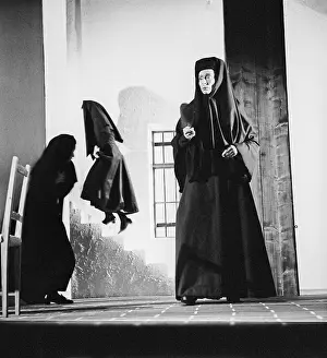 Neff: Actress Dorothea Neff