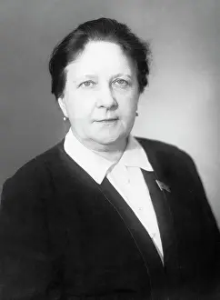 Maly: Actress E.Shatrova-Kazankova