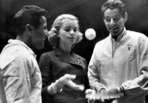 Gonzales: Actress Lauren Bacall serves up ball to ?