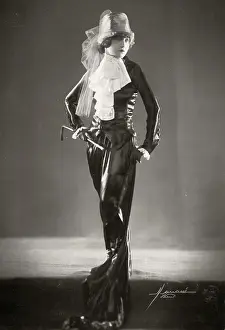 Gruss: Actress in the revue Gruss und Kuss
