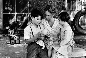Edna: Actress Sally Field 1946 -