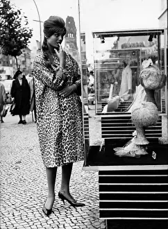 Daliah: Actress, Singer, Model Daliah Lavi 1942 -