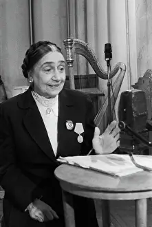 Dorensky: Actress V. Ryzhova