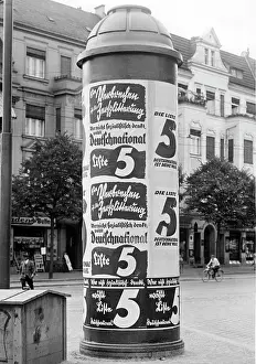 Invokes: Advertising column with the election advertisement