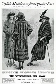 Handbags: Advert for International Fur Store 1922