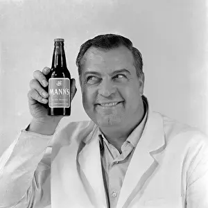 Rotund: Advertisement for Manns brown ale