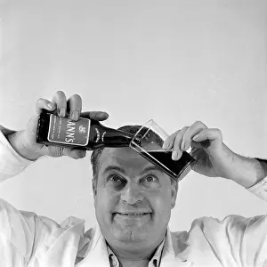 Rotund: Advertisement for Manns brown ale