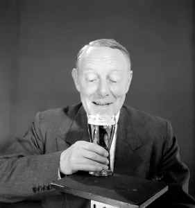 Prentice: Advertisement for M&B Export Beer