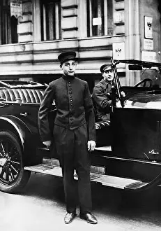 Assistants: ADAC car guide service in Berlin, 1928
