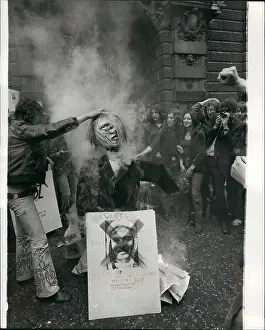 Hippies: Advertise - Billboards - Books - Logos