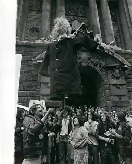Hippies: Advertise - Billboards - Books - Logos