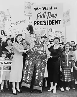 Rs4wn Bsloc: Adlai E. Stevenson was presented with signature-decorated