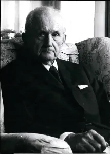 Widows: Admiral Karl Donitz, former German naval commander